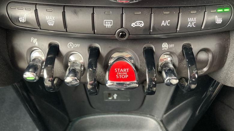 MINI Hatchback 2.0 Cooper S Exclusive II 3dr Auto Petrol Hatchback